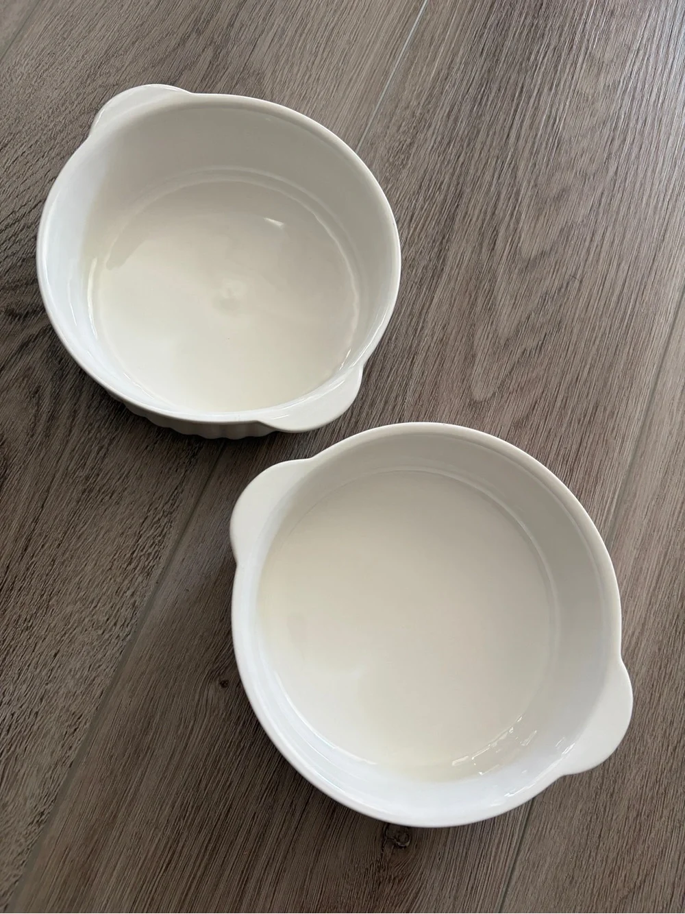 Ceramic Round Ramekins (Set of 2) - Classic Baking Dishes 14 oz  Shallow White